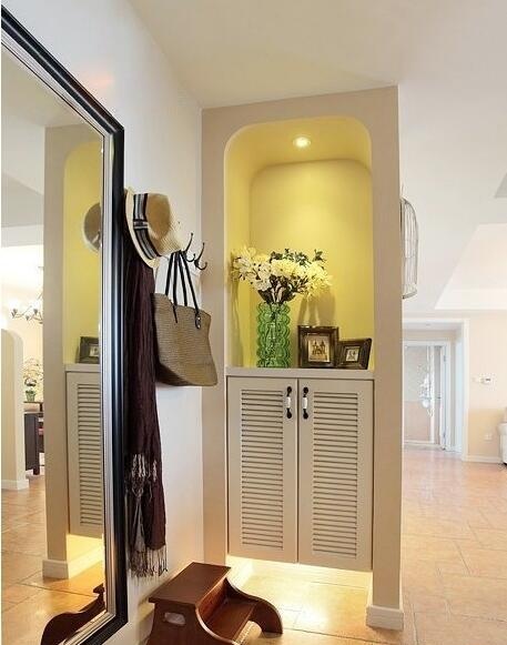 功能強(qiáng)大的入戶門正對玄關(guān)設(shè)計(jì)