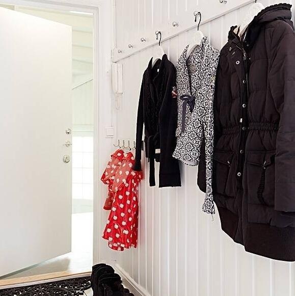 功能強(qiáng)大的入戶門正對玄關(guān)設(shè)計(jì)