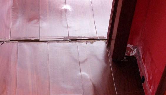 原來下沉式衛(wèi)生間回填要這么做才滴水不漏，難怪我家墻根都發(fā)霉了