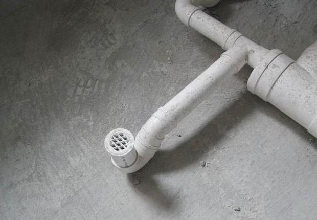 原來下沉式衛(wèi)生間回填要這么做才滴水不漏，難怪我家墻根都發(fā)霉了