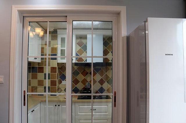 剛?cè)胱〉男路浚髋P做了這樣一個小設(shè)計，鄰居朋友看了紛紛點贊