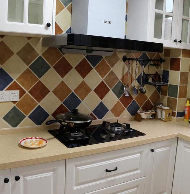 剛?cè)胱〉男路?，主臥做了這樣一個小設(shè)計，鄰居朋友看了紛紛點贊