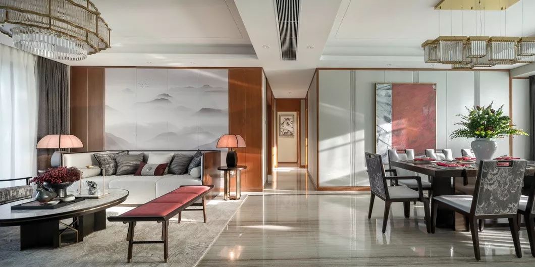 用中國紅打造的新中式之家，把古典與現(xiàn)代糅合在了一起