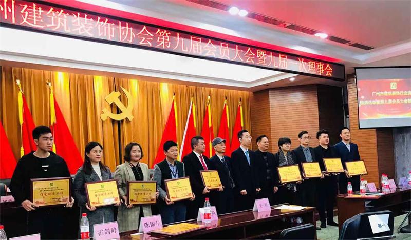 1545115896.jpg 1.jpg