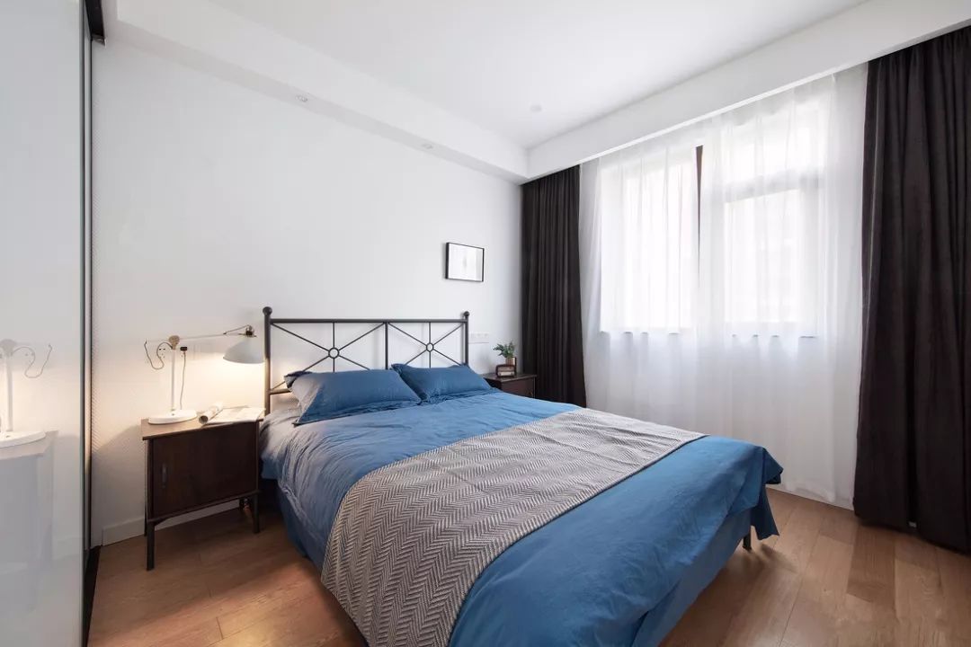 【裝修案例】床頭燈選得對，臥室溫馨好幾倍！