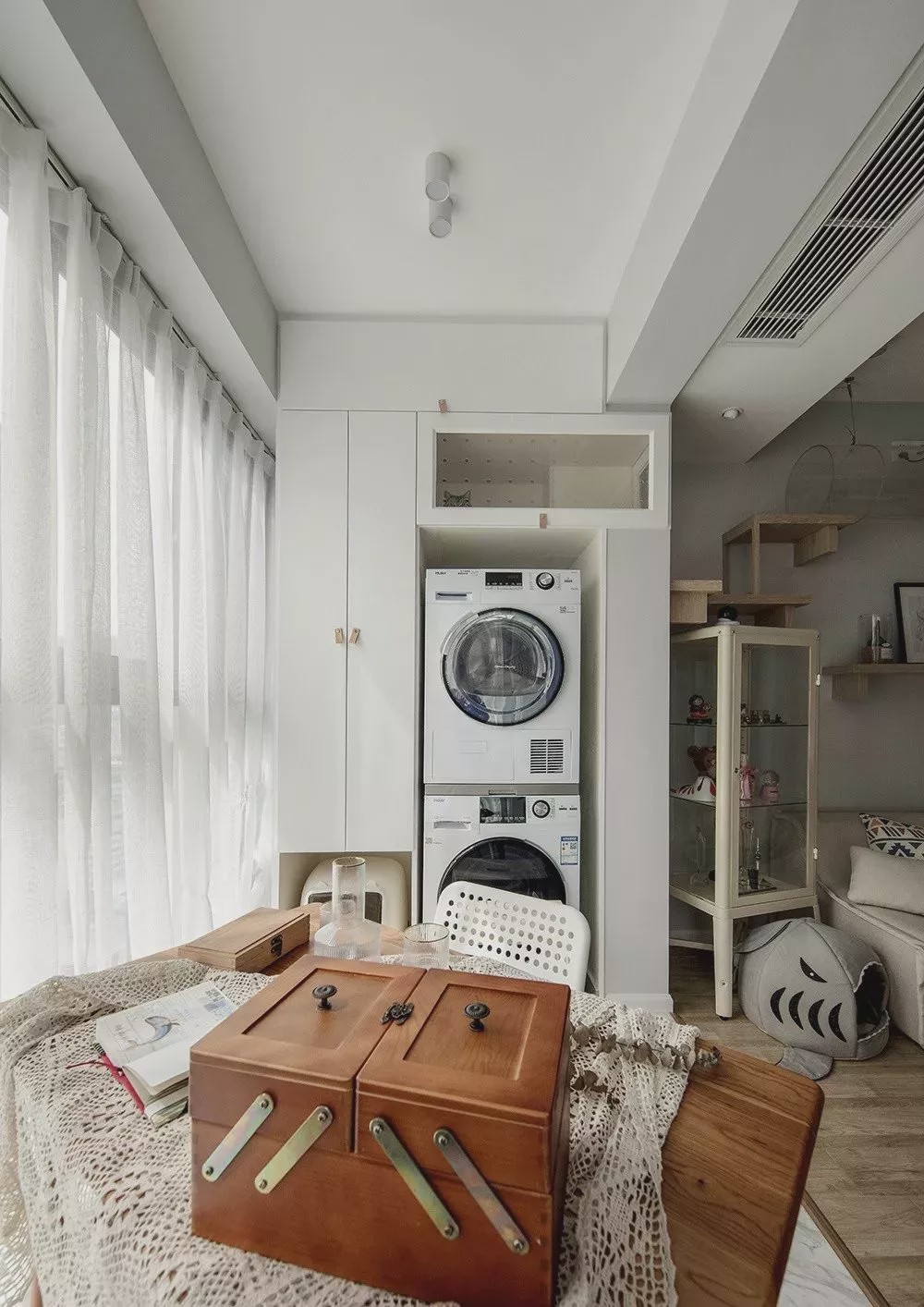 為什么越來(lái)越多人在陽(yáng)臺(tái)裝洗衣柜？看完你秒懂