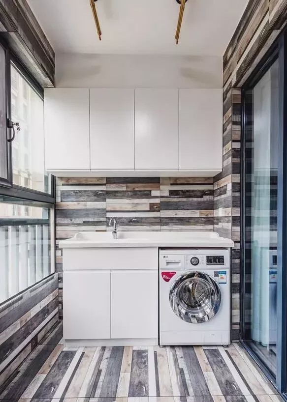 為什么越來(lái)越多人在陽(yáng)臺(tái)裝洗衣柜？看完你秒懂