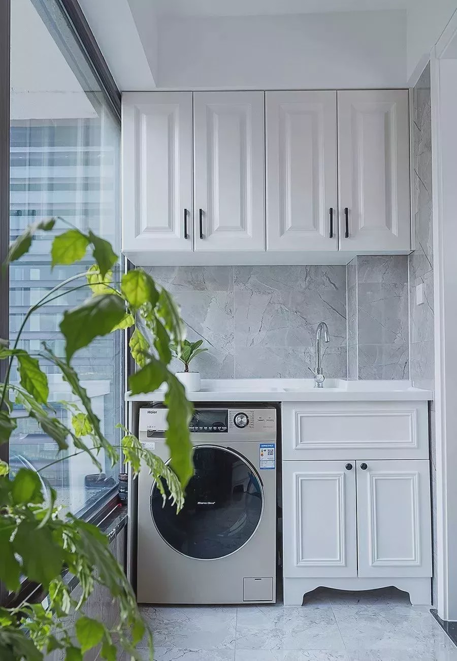 為什么越來(lái)越多人在陽(yáng)臺(tái)裝洗衣柜？看完你秒懂