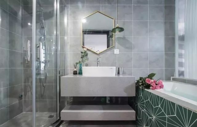 點(diǎn)擊進(jìn)入看圖評(píng)論