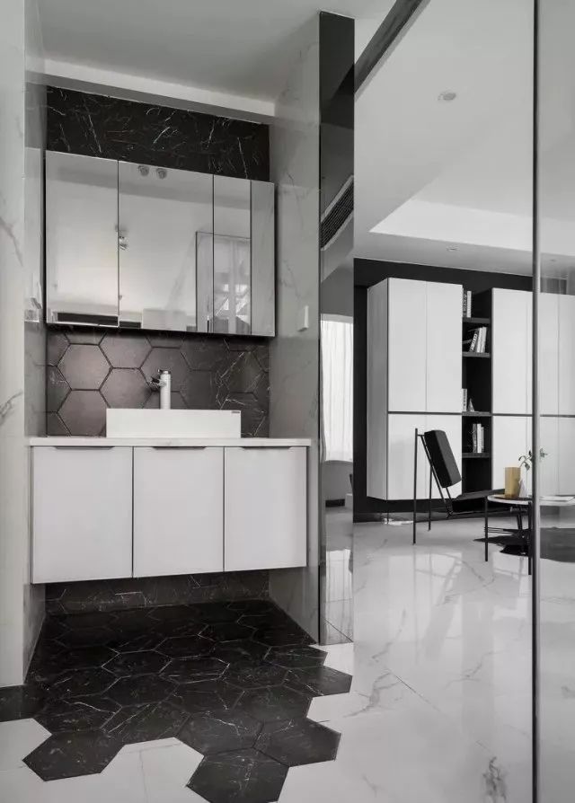 點(diǎn)擊進(jìn)入看圖評(píng)論