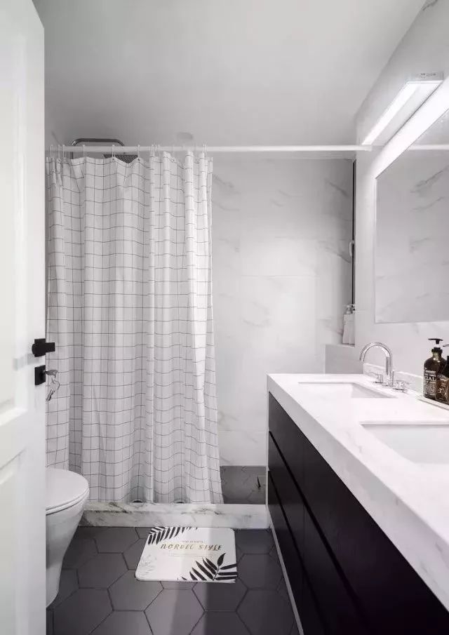 點(diǎn)擊進(jìn)入看圖評(píng)論