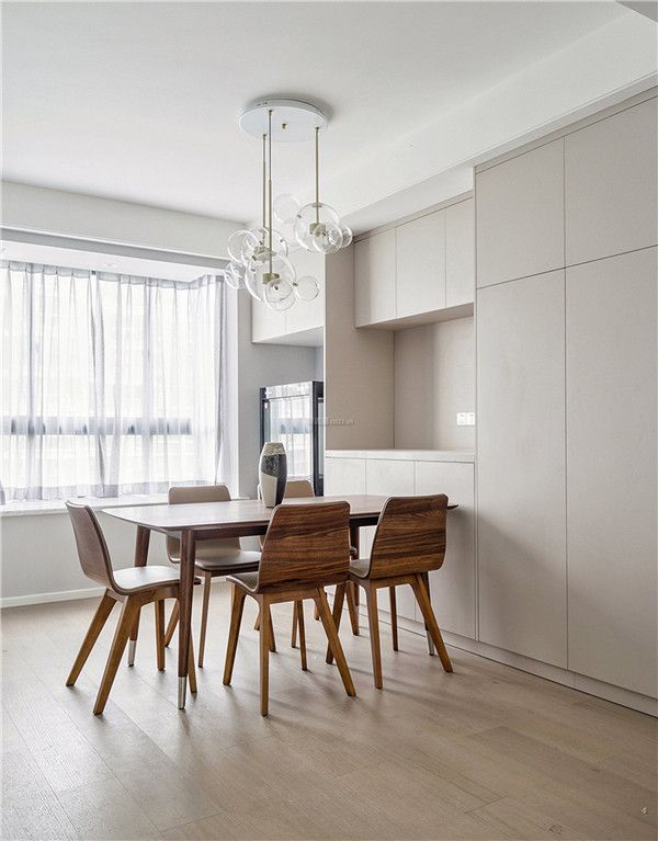 淺色餐廳設(shè)計(jì)