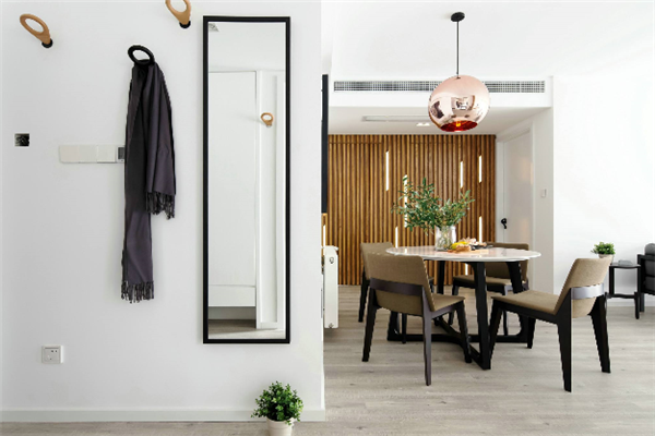 鏡子偏對(duì)著門可以嗎 鏡子偏對(duì)著門可以嗎