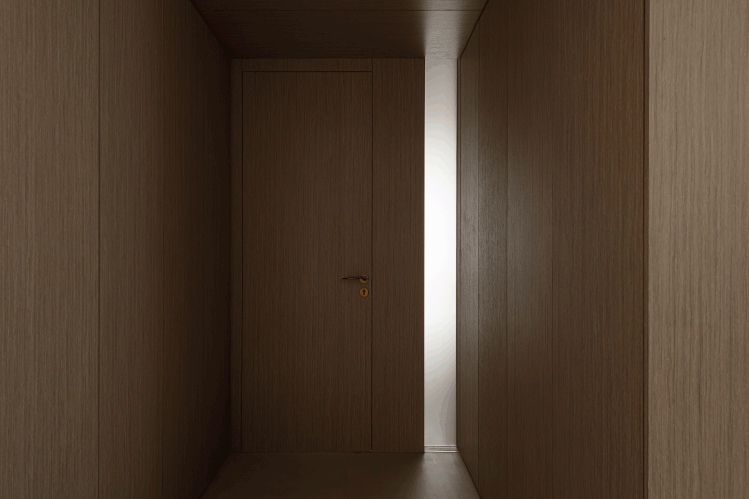 有老人和小孩最好設(shè)置把手，防止反鎖